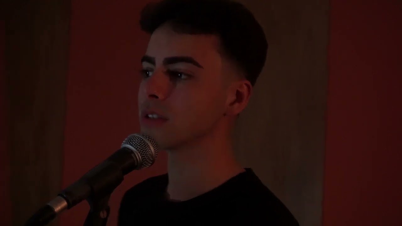 Skyfall - Adele (male cover by Mirco Mastrodicasa)