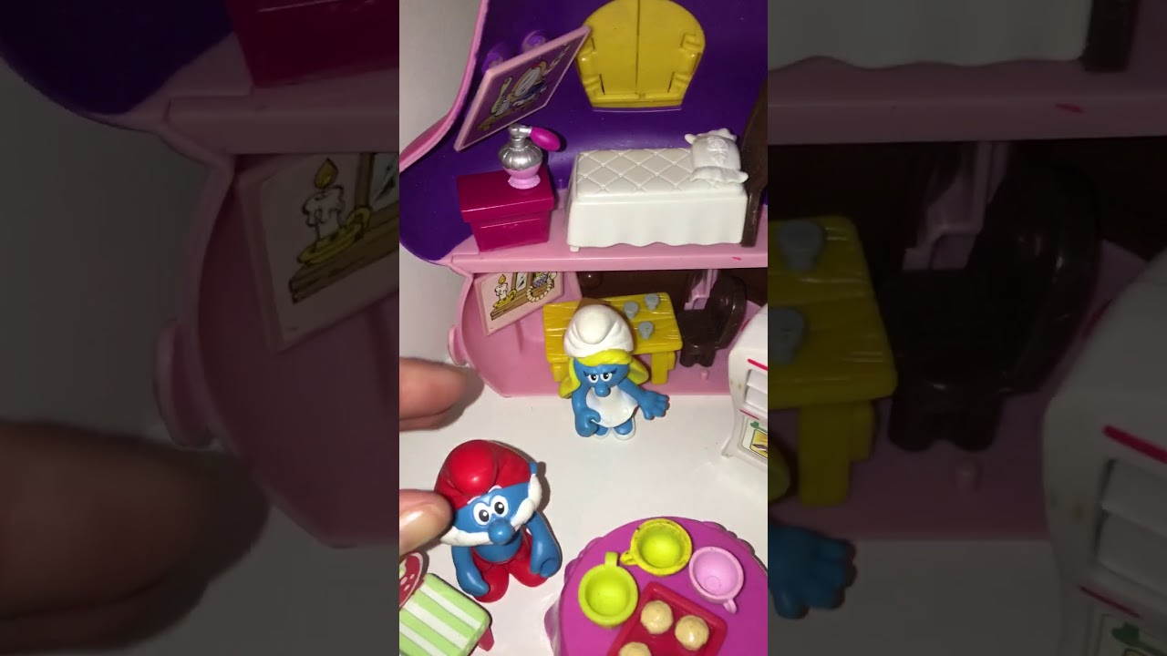Adorable SMURFs tiny House!