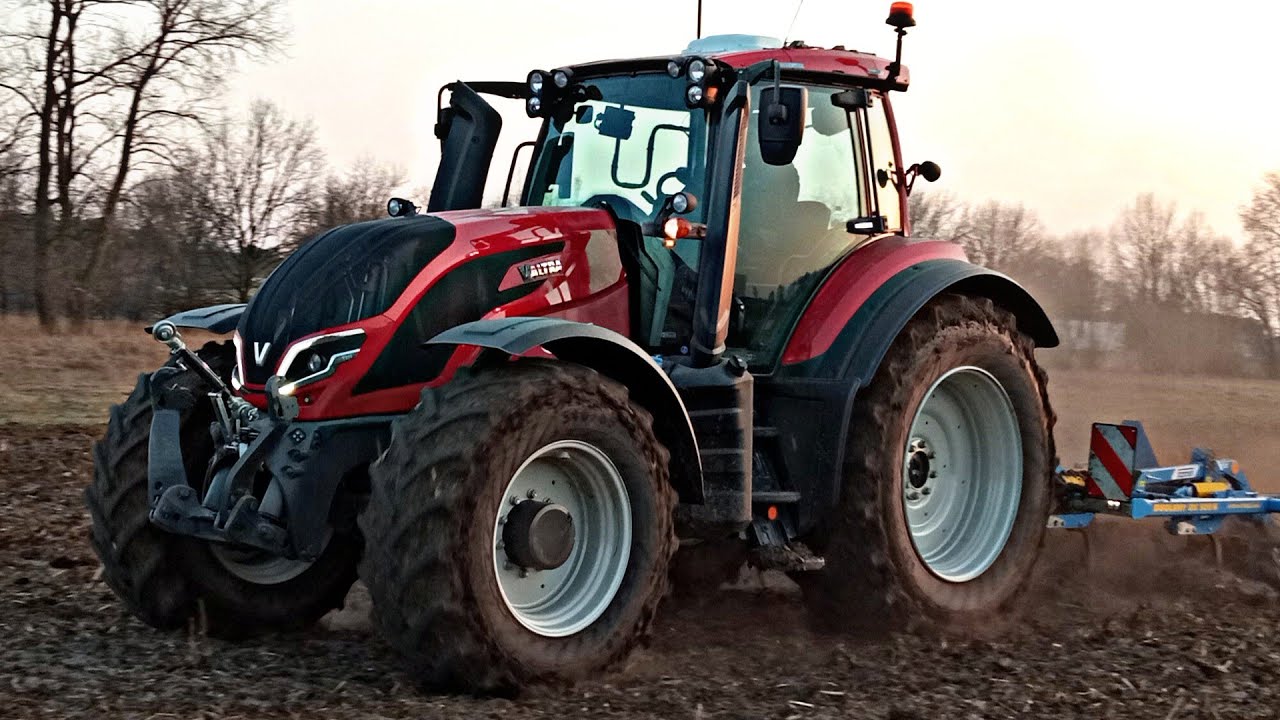 NOWY NABYTEK ??? Valtra T235D w uprawie z bezorkowcem Agravis Technik 2022 Testy Valtry T235D