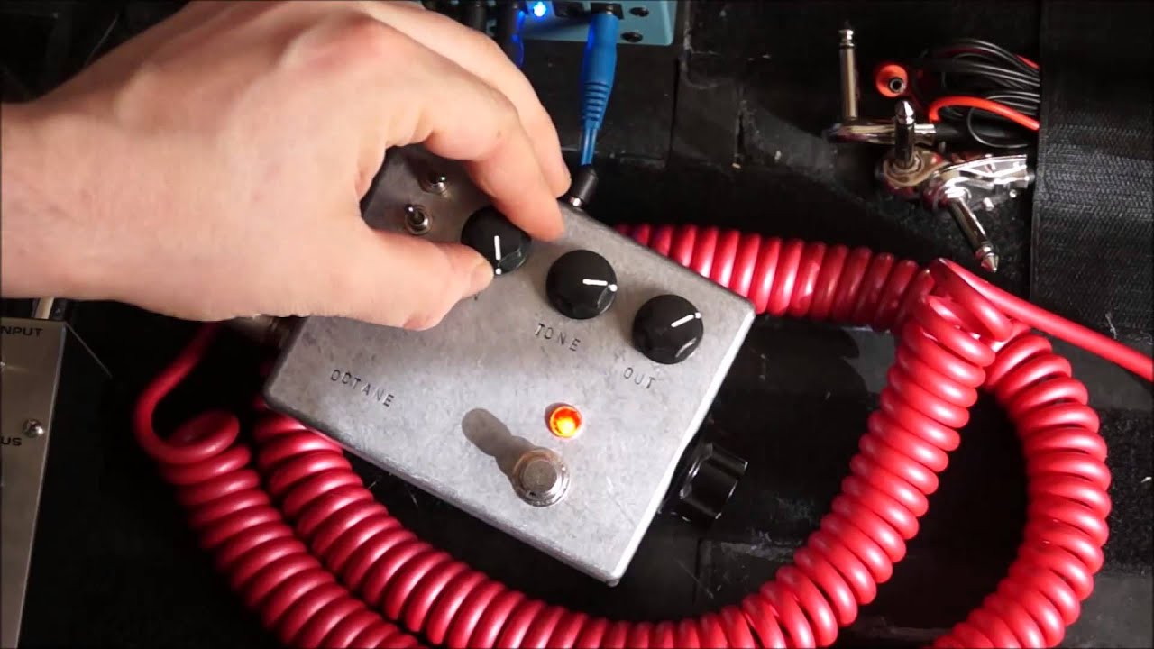 Three oscillation fuzz