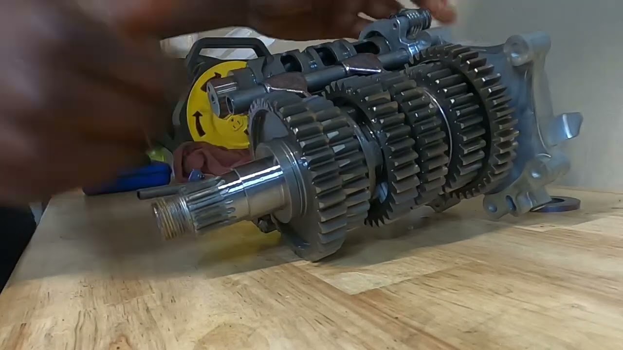 2017+ Gsxr 1000 1st gear removal from the transmission