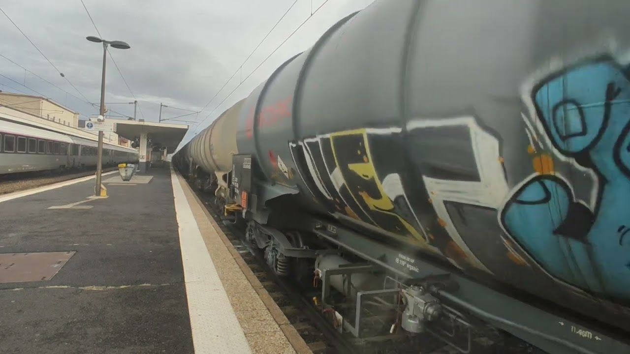 Hexafret en gare de Clermont Ferrand bb 75000 + citernes.