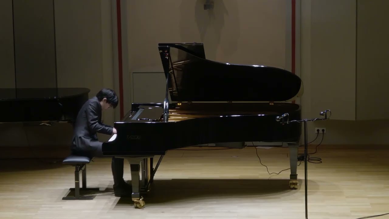 J.S. Bach - Prelude and Fugue in C# minor BWV 849 (Timothy Kan)