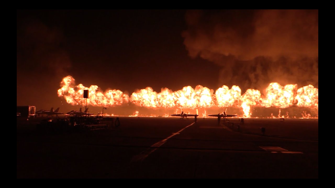 Финал авиашоу MCAS Miramar 2014 &mdash; Стена огня!