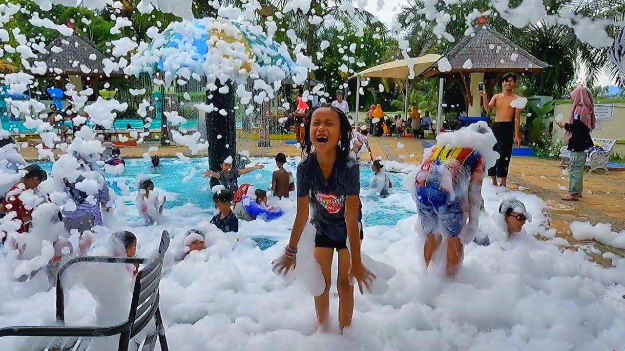 Berenang Di Jatiluhur Water World Sambil Lihat Tempat Ayah Suka Mancing