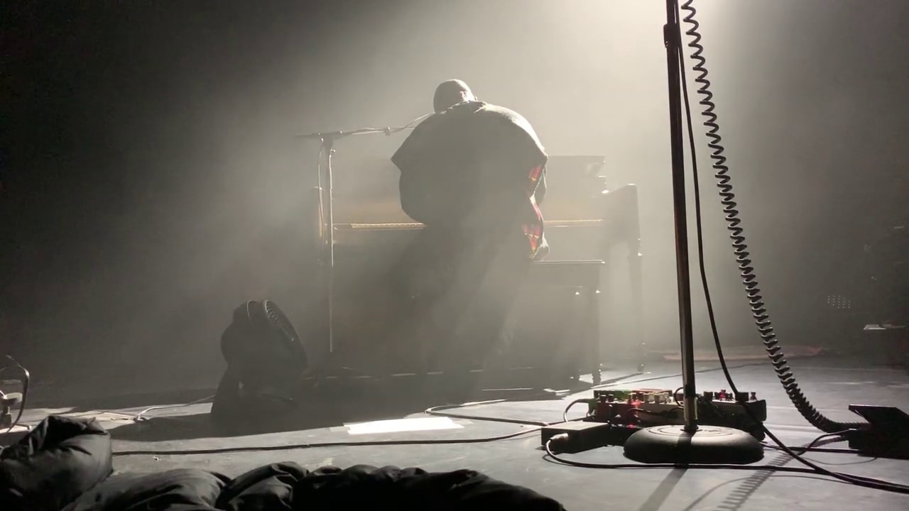 Khruangbin - White Gloves (with DJ on piano) (2018-11-28 – Chicago, IL)
