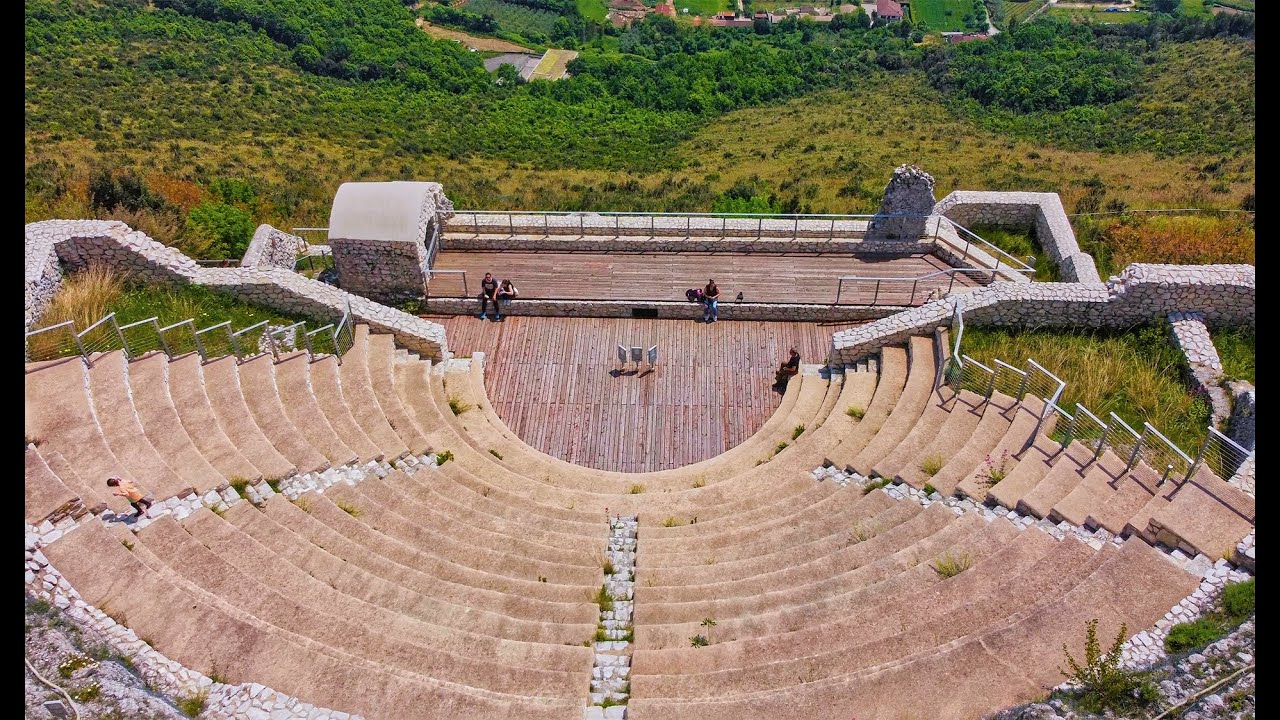 Pietravairano: il Teatro Romano ed il Castello