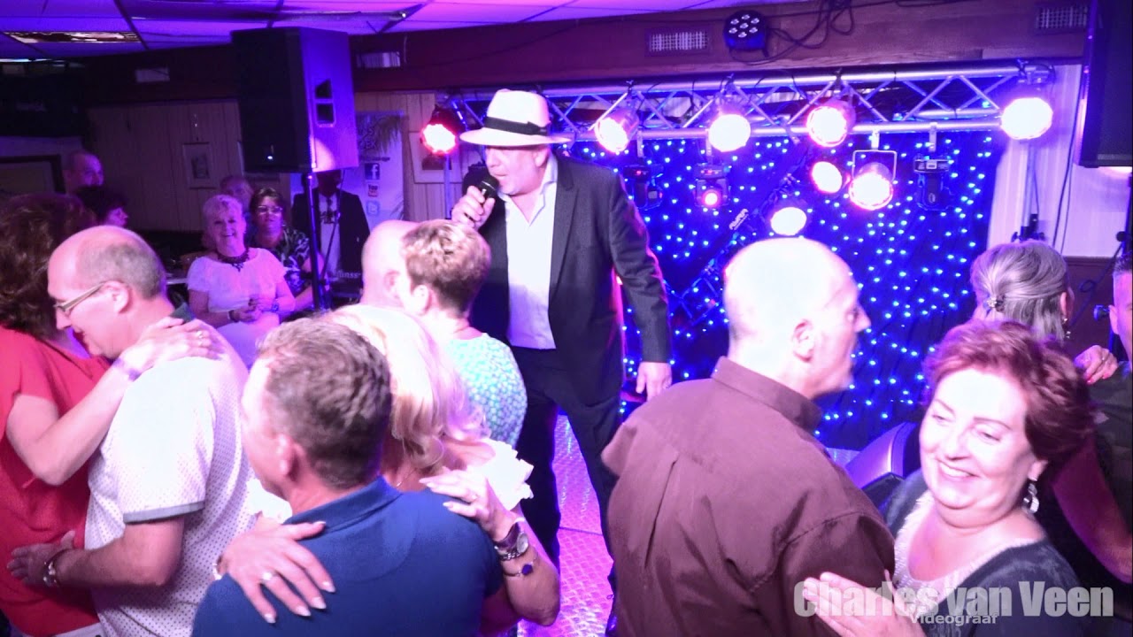 Leen Zijlmans zingt pluk de dag bij Hans Snoek zomerparty.