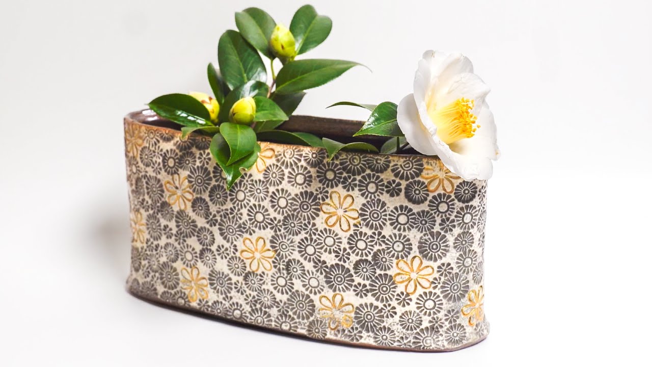 三島の扁円花入れをつくる - 陶芸