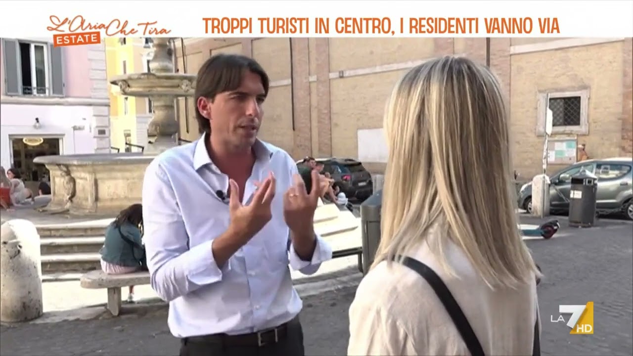 Troppi turisti in centro, i residenti vanno via