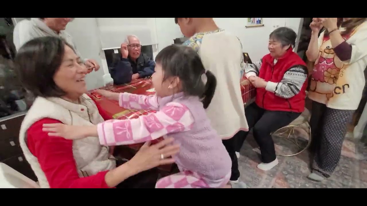 Kỷ Niệm Tết Nguyên Đán Bính Ngọ 2026. Gia đình Hai Bên Nội Ngoại Anh Thư & Anh Tuấn Vui Vẻ Bên Nhau.