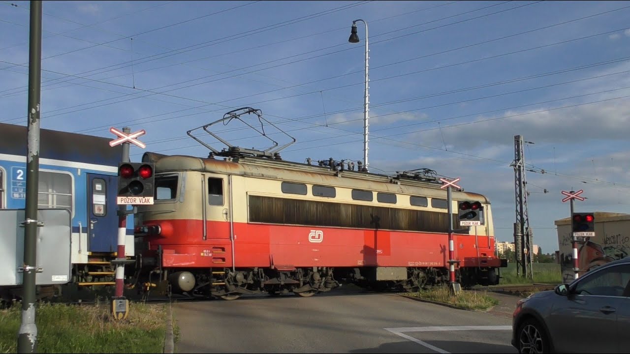 Železniční přejezd Hrdějovice #1 - 22.5.2022 / Czech railroad crossing