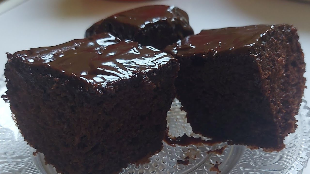 Moist Chocolate Cake with Ganache🍫