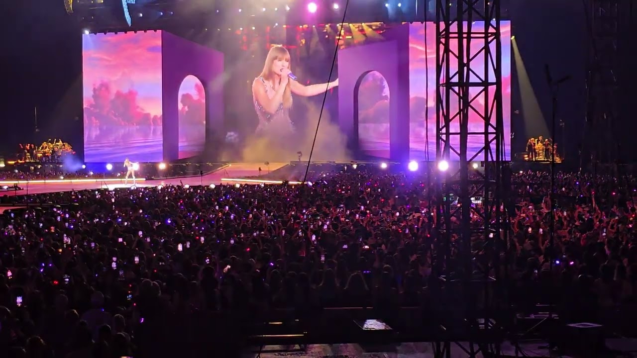 Taylor swift  The Eras Tour- Cruel Summer -@ladefense