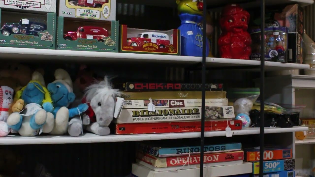 Take a tour at Old River Valley Antique Mall! #stewartvillemn #antiques #vintage #vintagedecor 