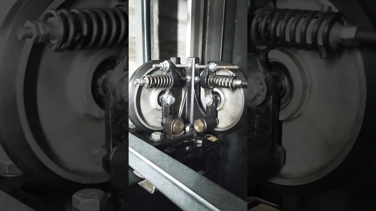 thyseen crup elevator guardrail roler adjusting.