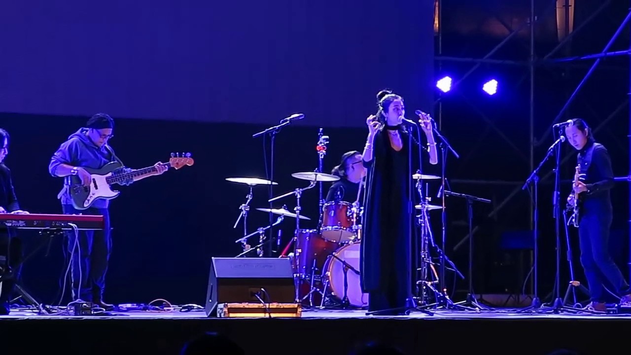 【Strawberry Alice】央吉玛 Yunggie Ma, 2016 China Shanghai International Arts Festival, Art Space, 23/10.