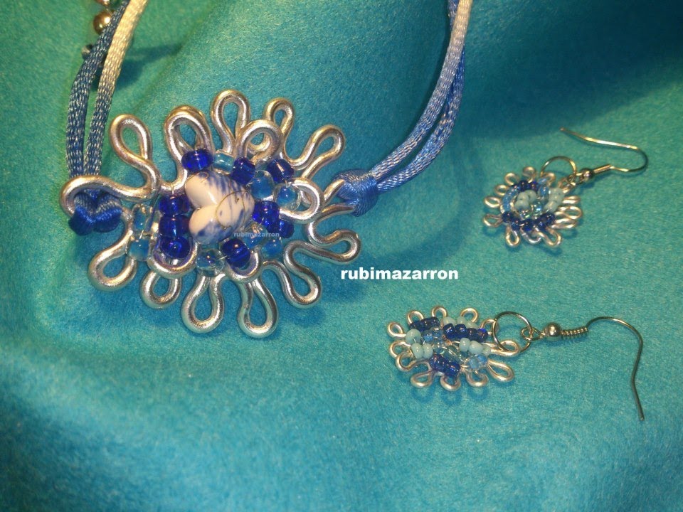 Pendientes y pulsera de alambre tonos azul