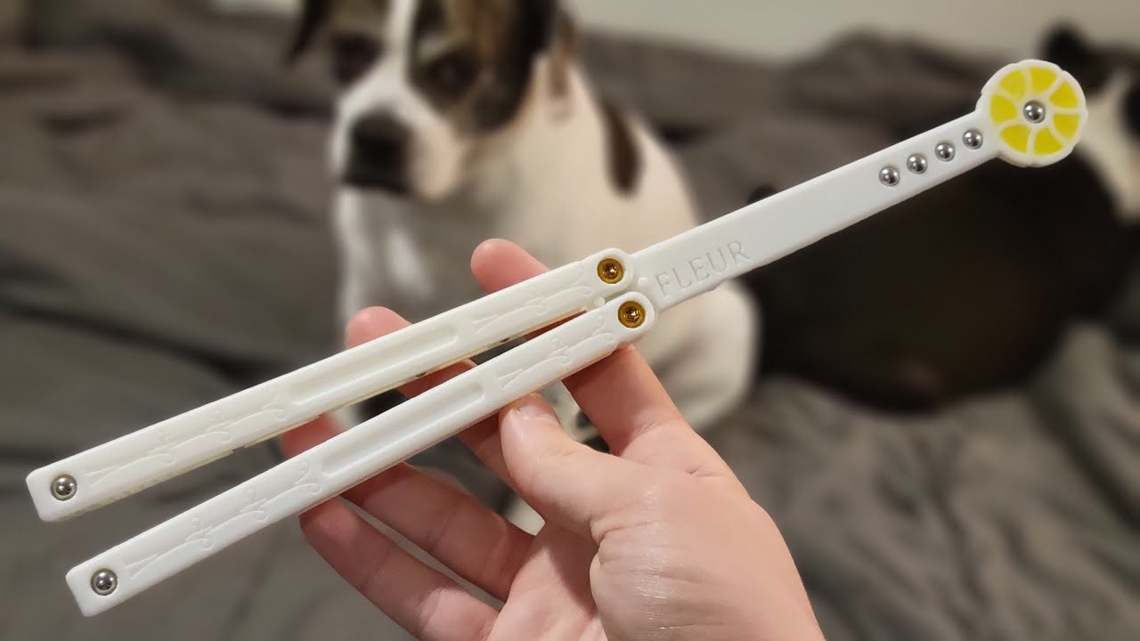 The Fleur is a cheap plastic balisong... and it's good??