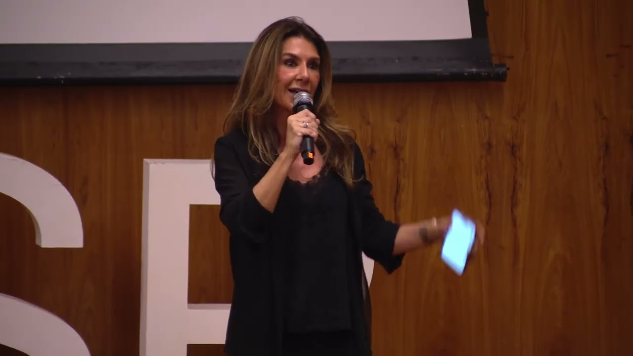 Inteligência Artificial: nem inteligente; nem artificial | Vanessa Ferrari | TEDxUSP