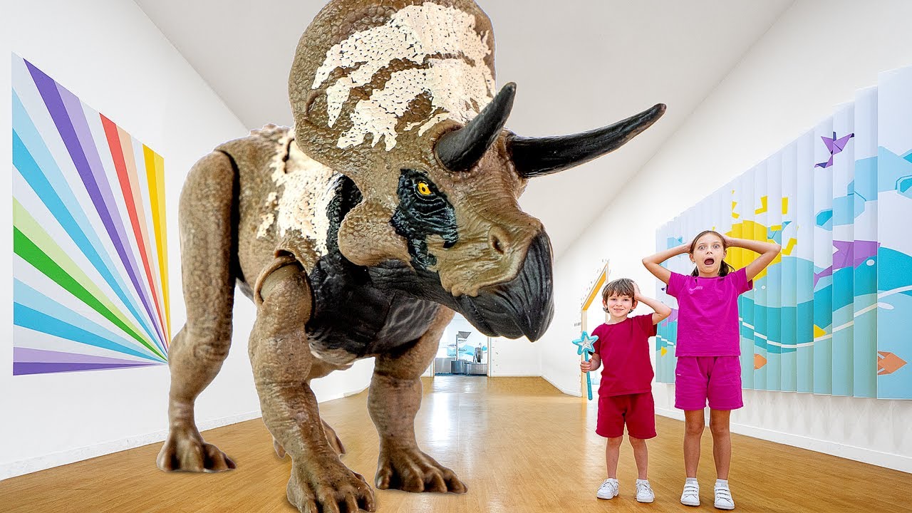 Alex's toy dinosaur came to life! - Giant Dino and Alex Story for Kids