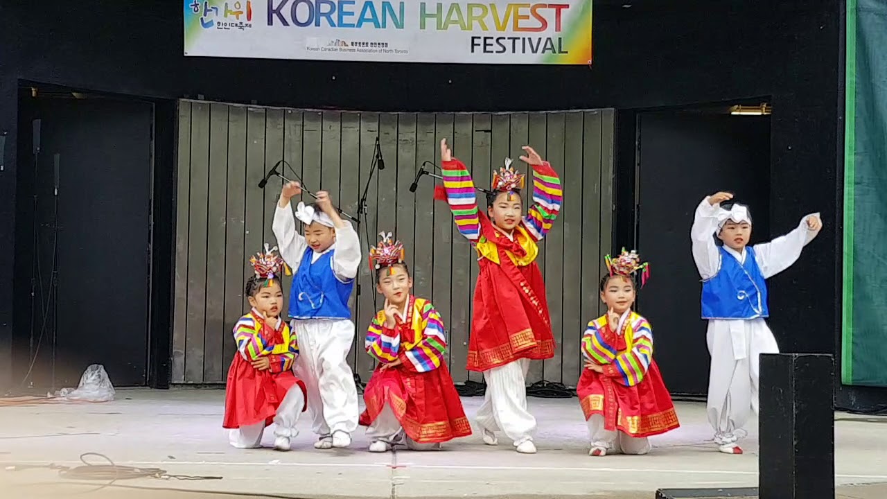NaRae (나래 무용단) Puppet dance(꼭두각시) 2018 Korean Harvest Festival
