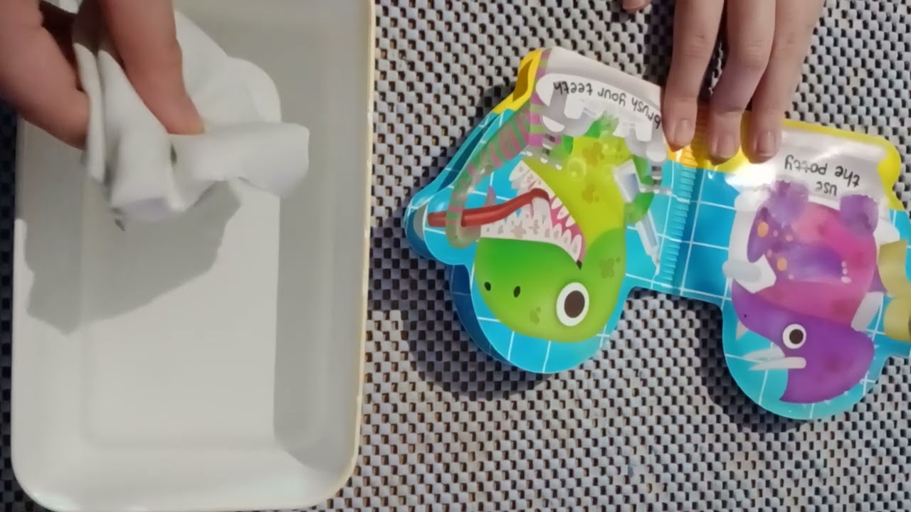 Dirty dinosaur 🦖 (bath book 🛁📕) (9/8)