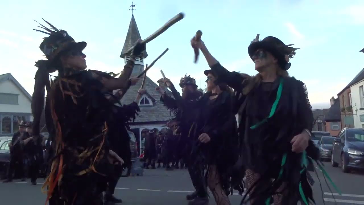 Beltane Border Morris - Three Ravens - Chagford - 3 Aug 23