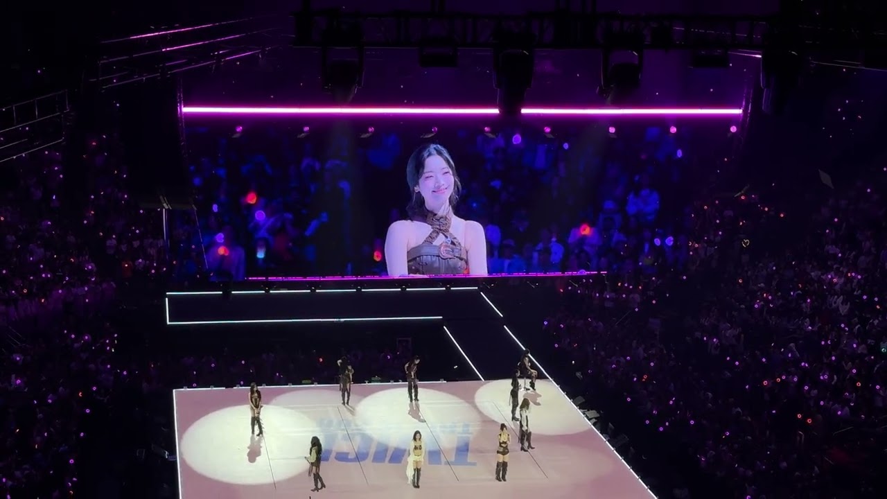 [4K] 20260117 TWICE in Oakland - Ment 2