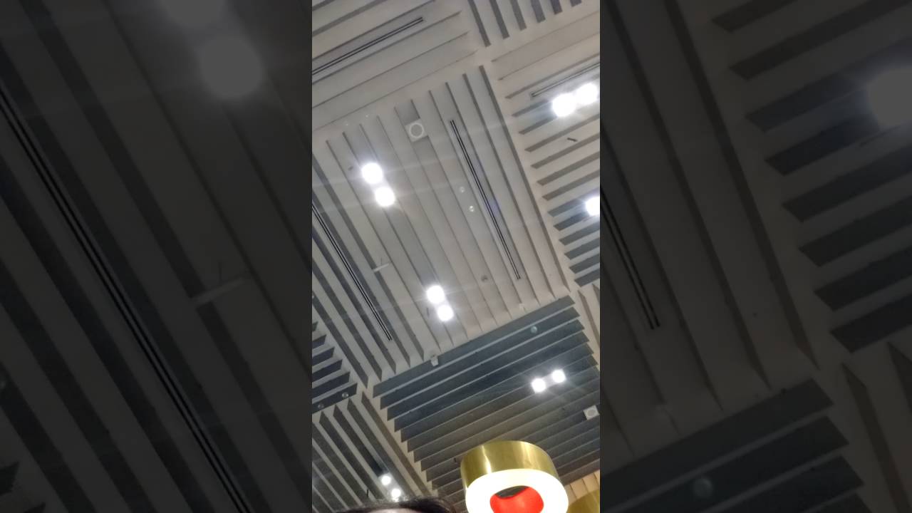 الصلاة العصر دبي مالل  .Salat Asr Dubai mall. o. Call to prayer by muezzin