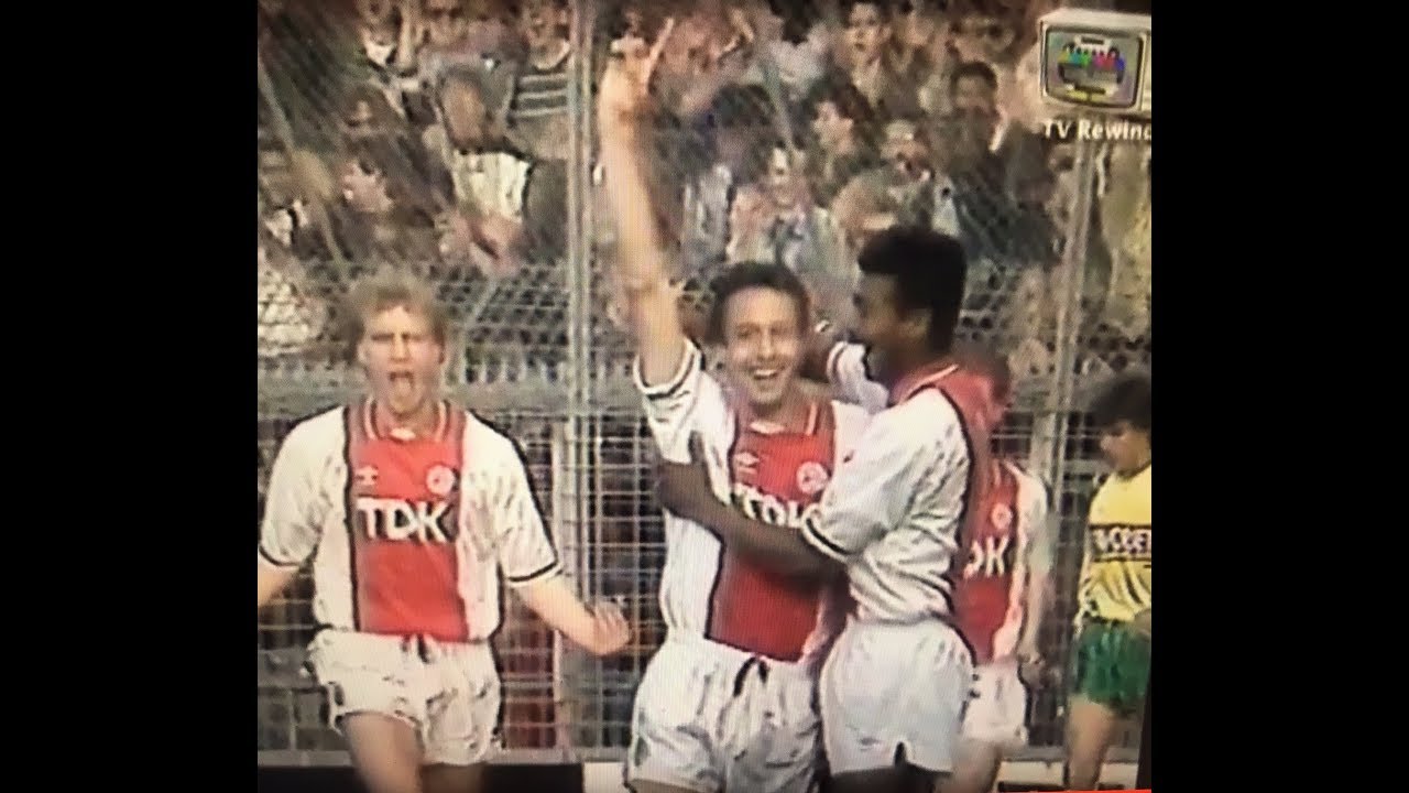 Ajax - ADO Den Haag met o.a. Cruijff en van Basten 1960 -1990
