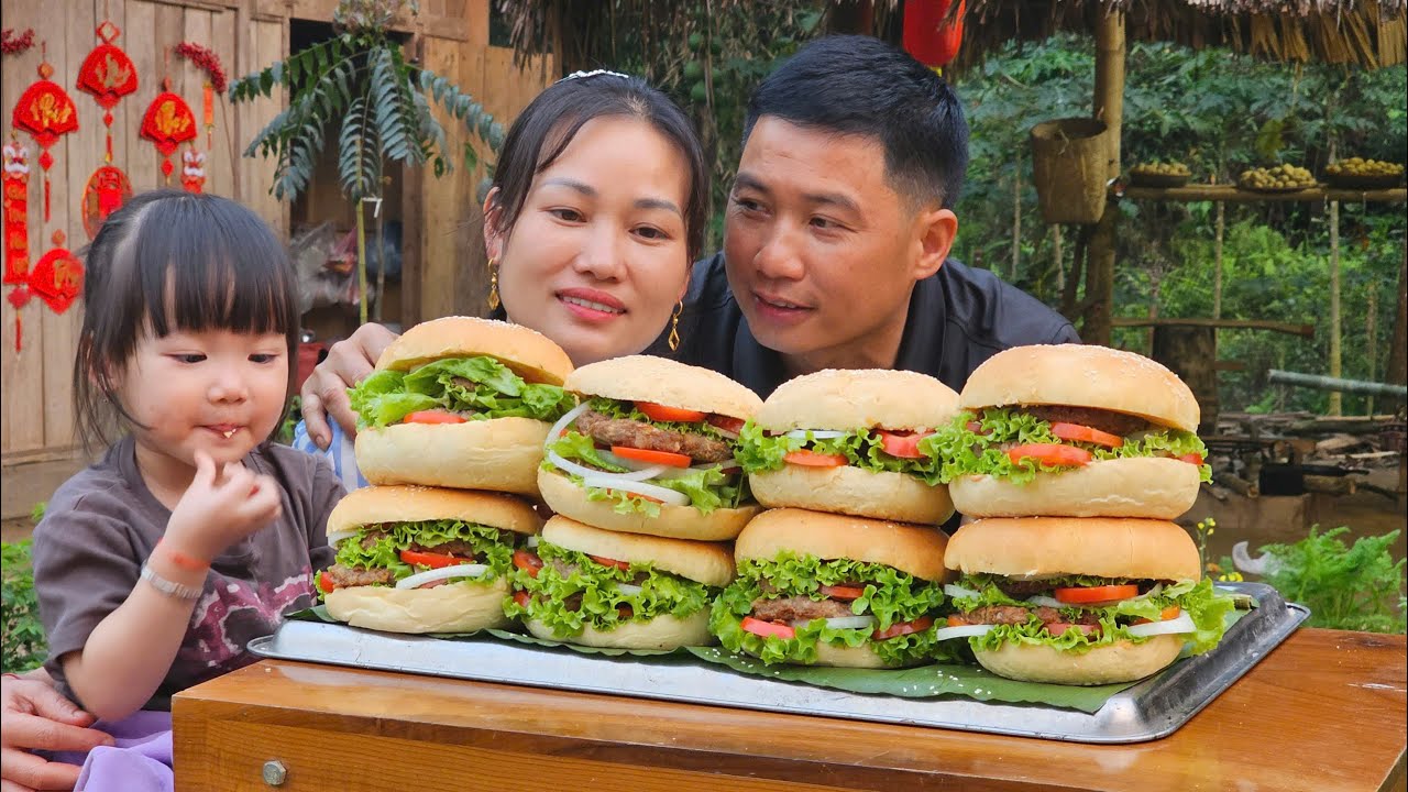 Making Hamburgers With Husband And Daughter - Enjoy Delicious & Fragrant Hamburgers | Ly Phuc An