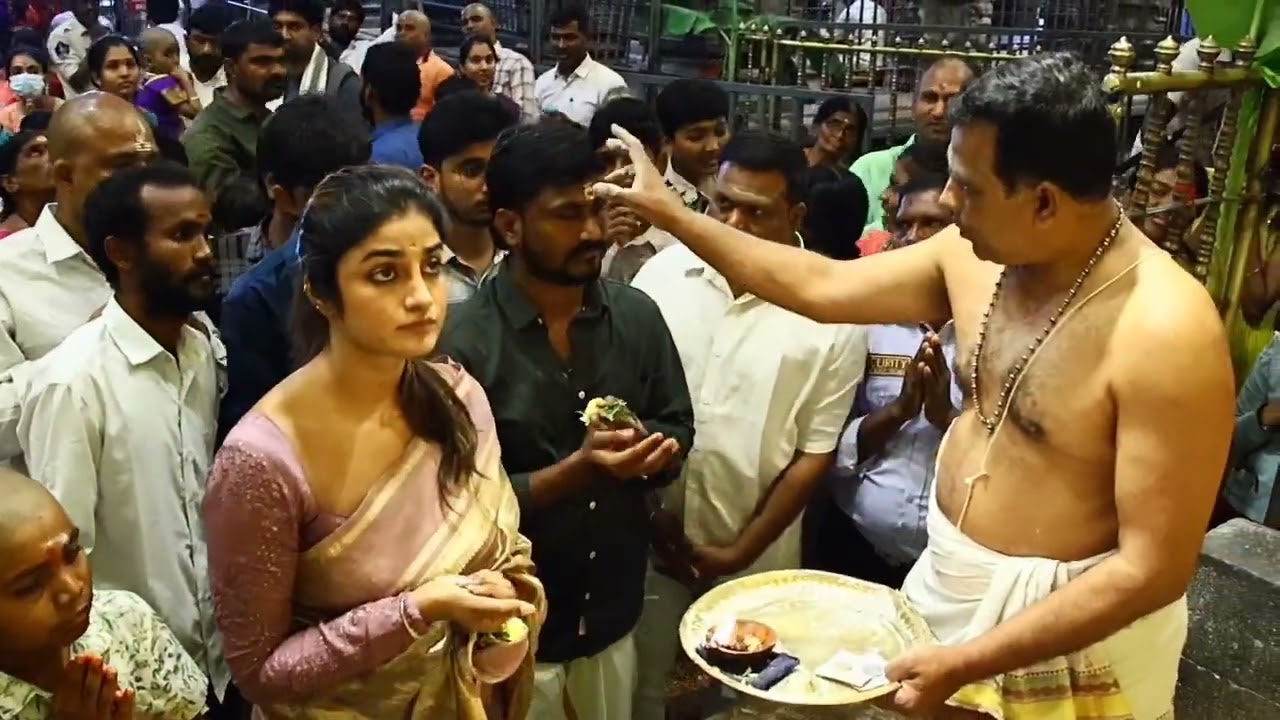 దింపుల్ హయతి #సినిమా హీరోయిన్ #శ్రీ కాళహస్తిశ్వర స్వామి దేవస్థానం #శ్రీకాళహస్తి 