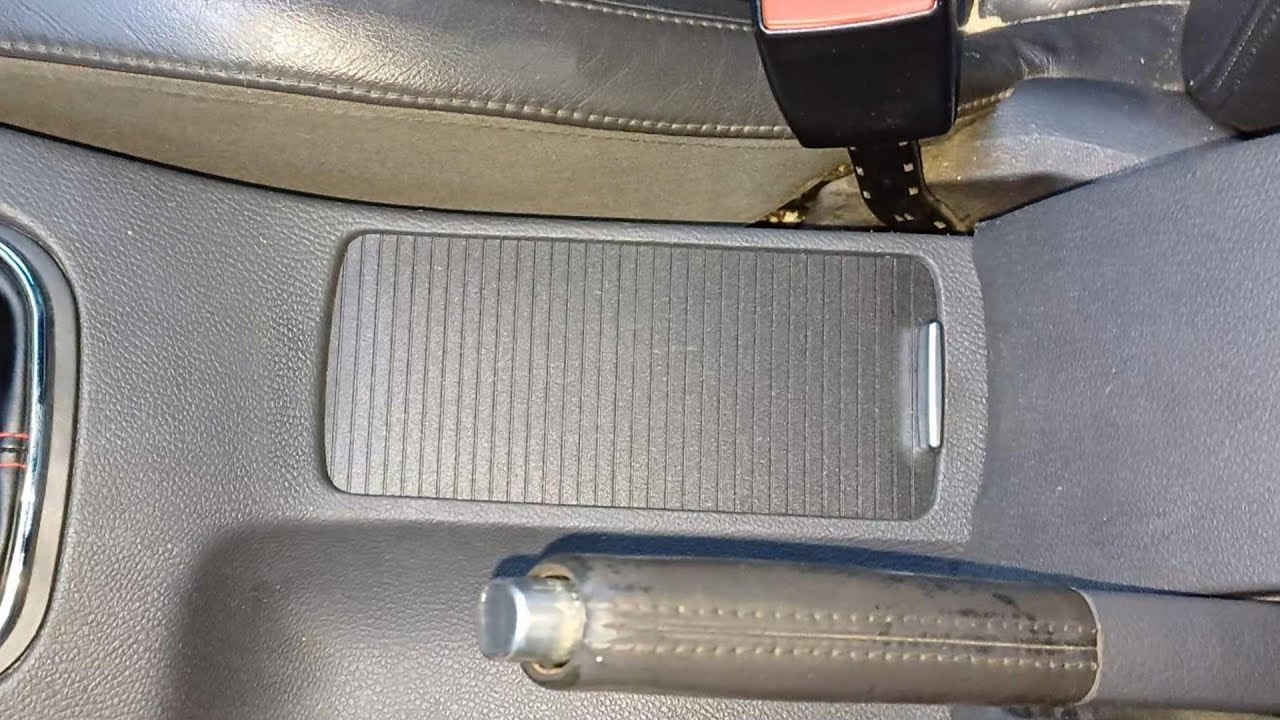 VW golf 5 Comment Changer la Coulisse du Console Centrale