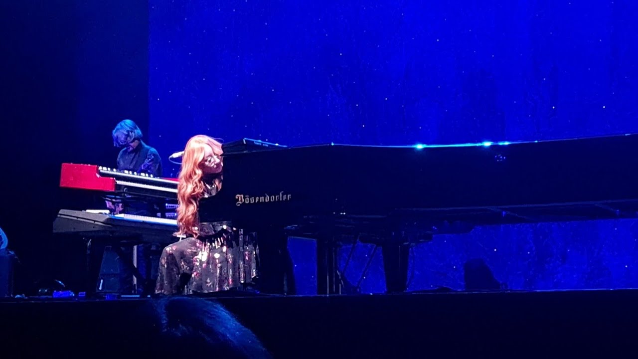 Tori Amos - Bells for Her, live, Olympia, Paris, France, 20th April 2023