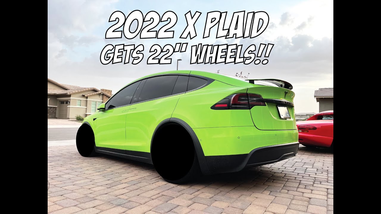 Our Inozetek Acid Green 2022 Tesla Model X Plaid Gets a set of VTForged 22