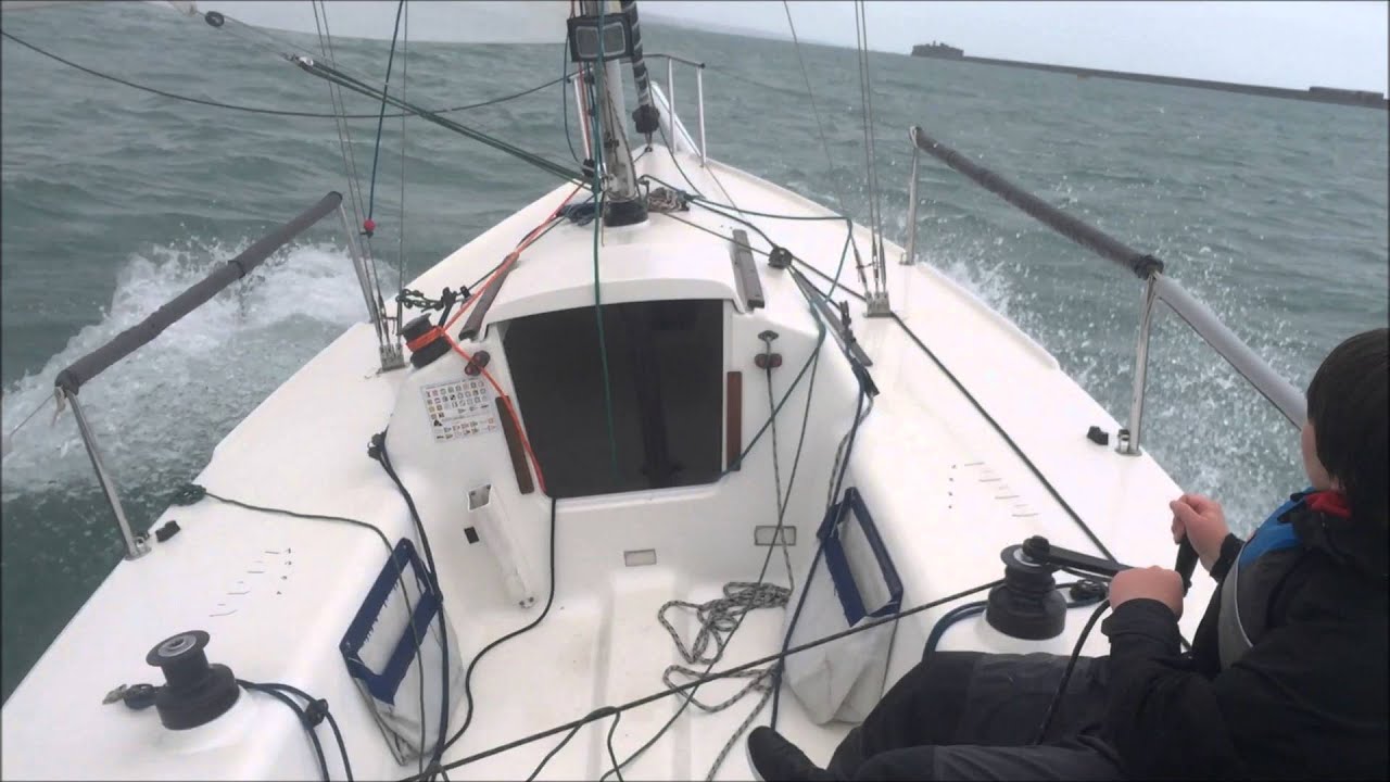 J80 sous spi dans 20/25 noeuds
