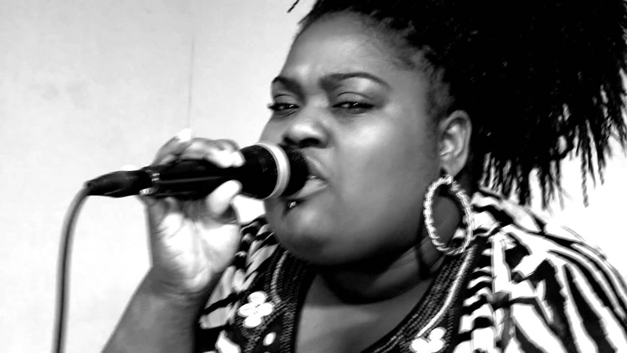 Sarah-Jane - Hello Unplugged!.mp4