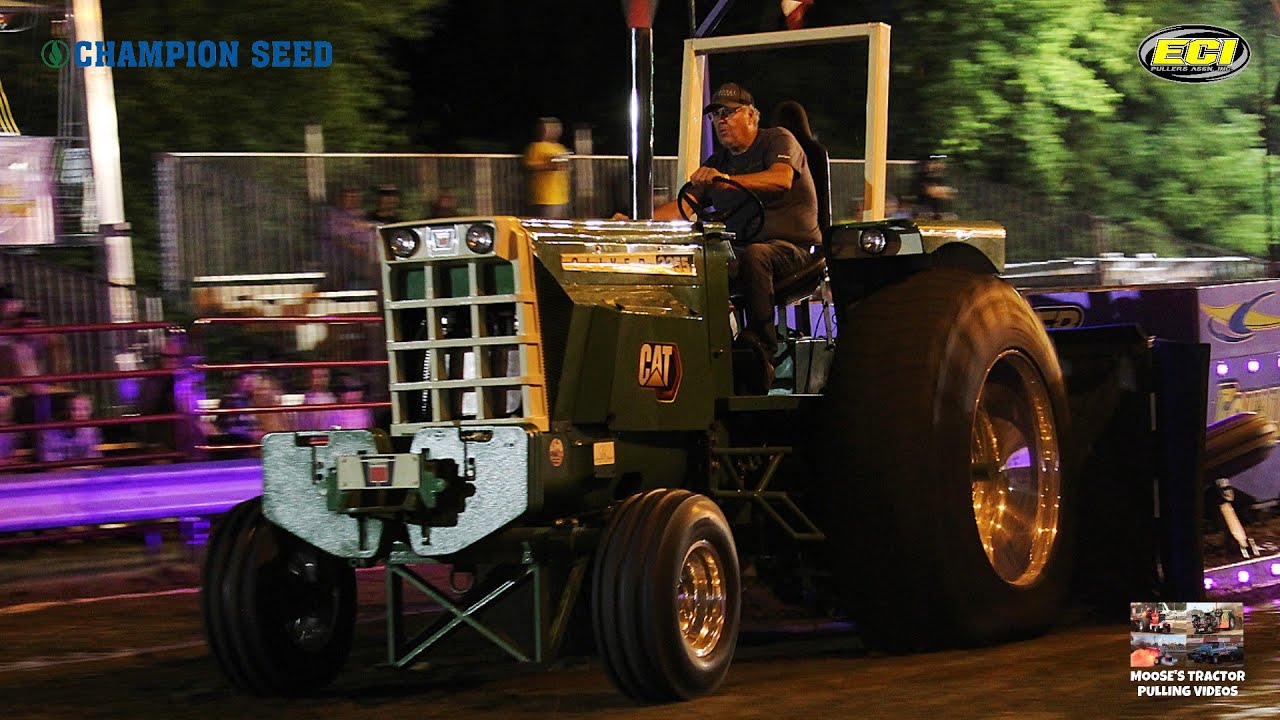 CLASSIC ECIPA Farm Stock & 2 Hot 2 Farm Tractor Pulling in Tripoli, IA! Small Town Throwdown 2025