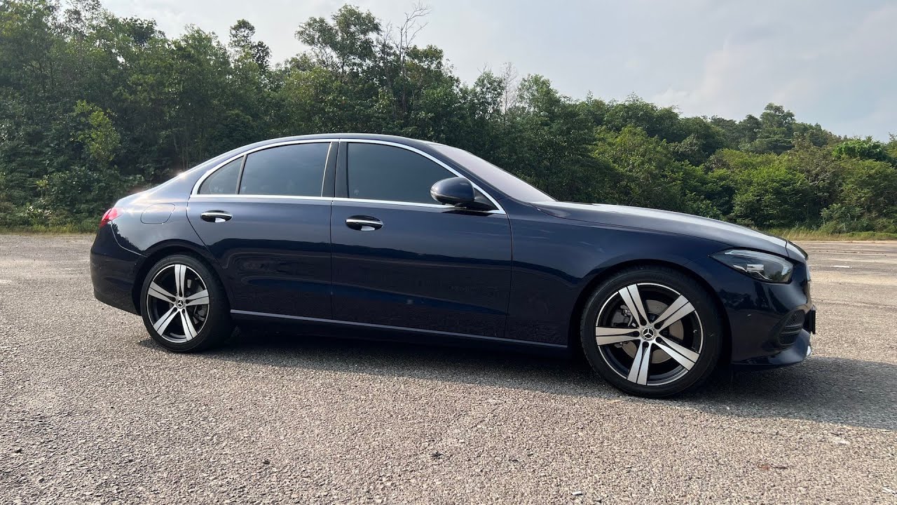 2022 Mercedes-Benz C 200 Avantgarde Start-Up and Full Vehicle Tour