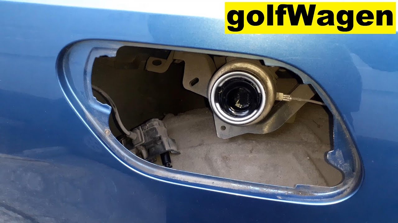 VW Golf 7 fuel tank cover removal