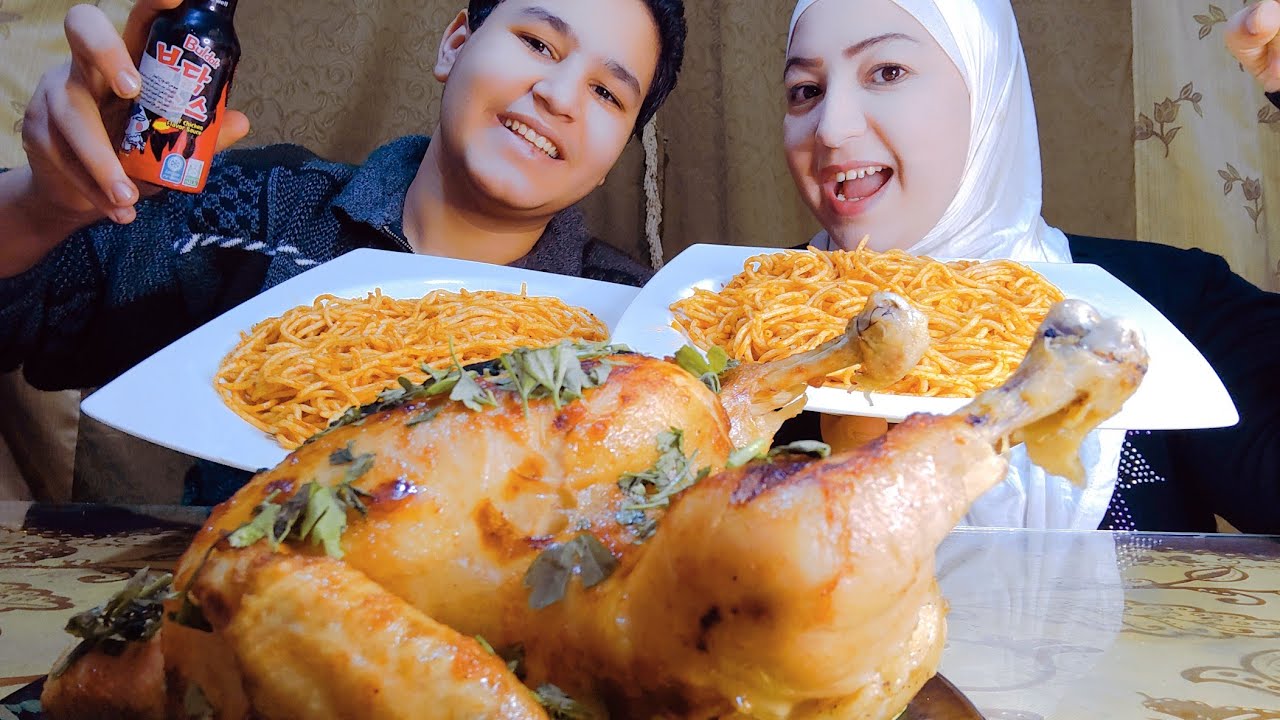 تحدي المكرونه الاسباجتي 🍝والدجاج 🐔والعقاب 😱😱