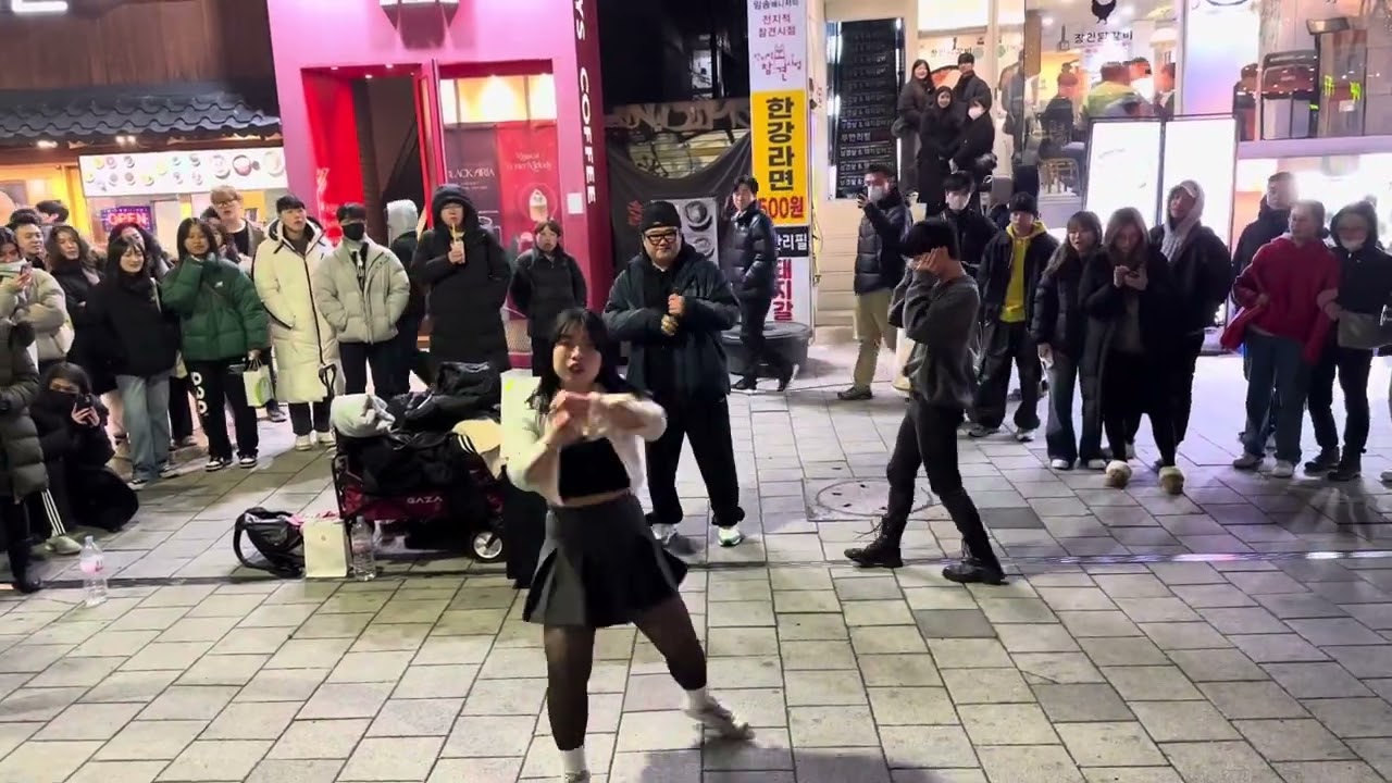 HONGDAE K-POP BUSKING - [HyunA & DAWN] Ping Pong (3)