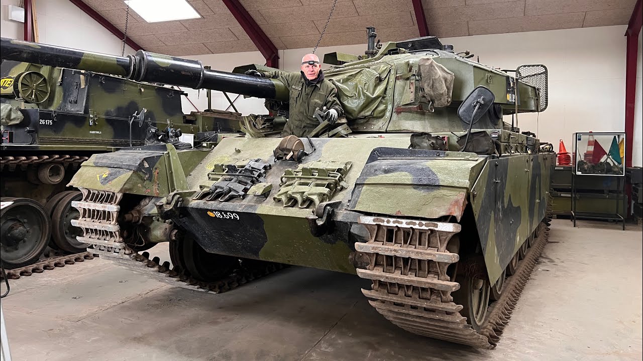 Centurion Tank engine sound - 12 cylinder 650 hp Rolls-Royce Meteor engine
