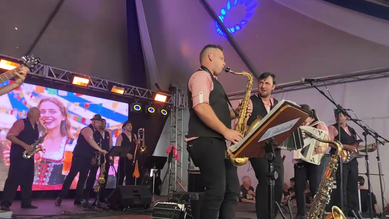 Conjunto os futuristas festa 36 anos rádio impérial rua coberta nova Petrópolis 05.10.2025