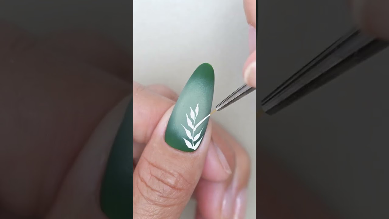 Easy Leaf Nail Art🌿