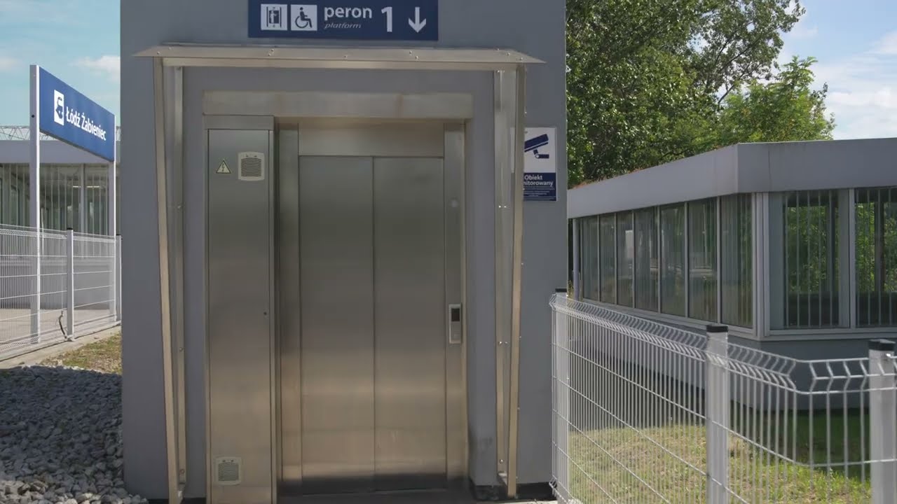 Poland, Łódź Żabieniec railway station, 2X Windar Spółka z o.o. elevator