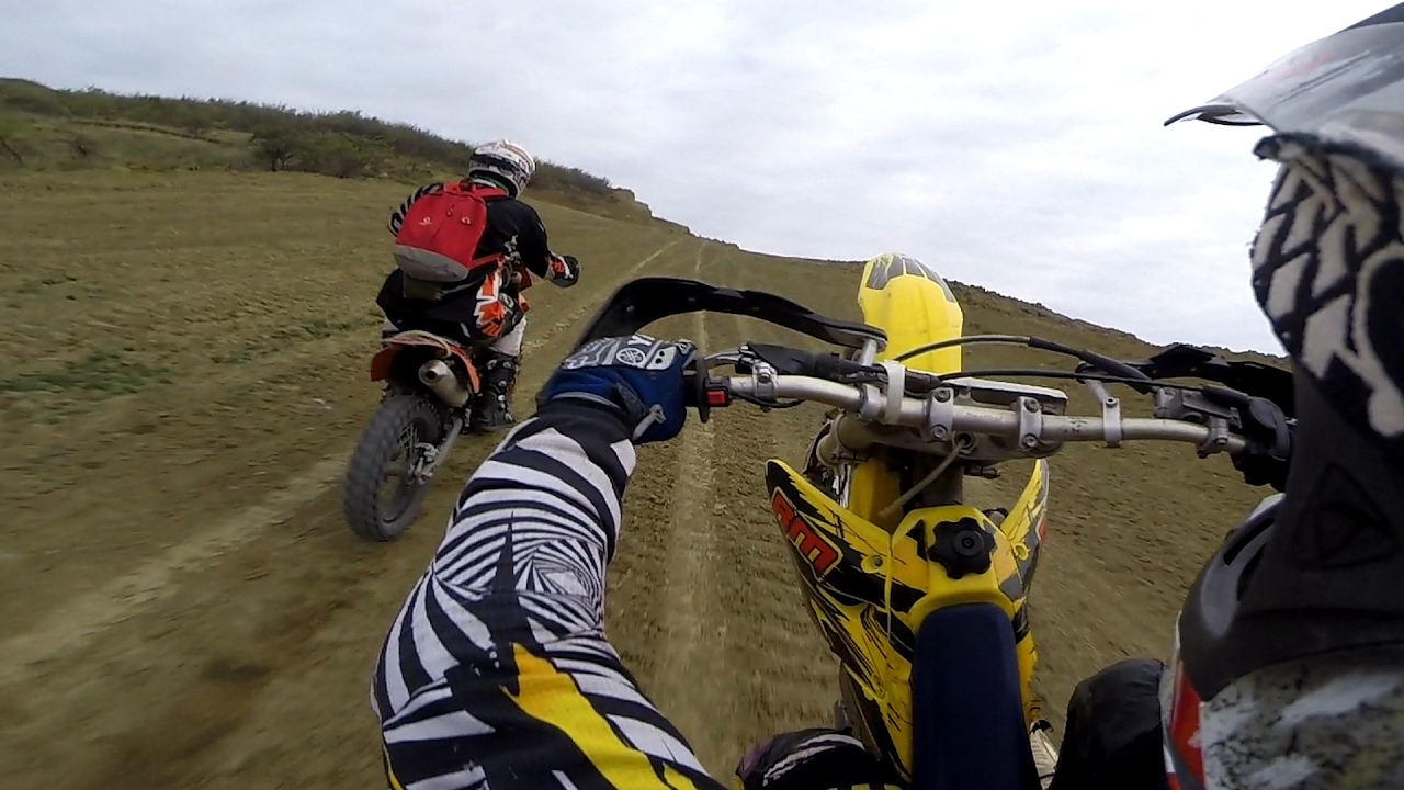 SUZUKI RM 125 - The Best 2t Bike ?! crazy  Braaap - best 2stroke sound