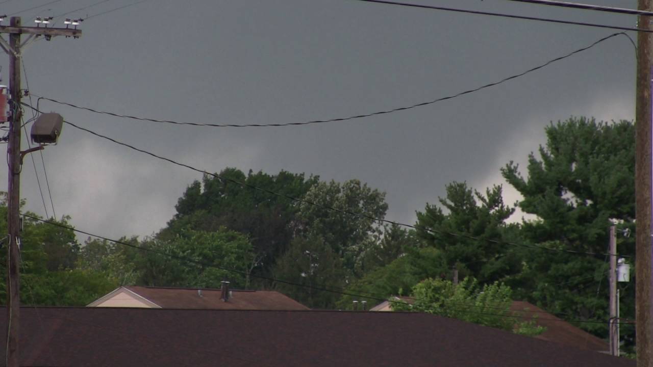 Kokomo, Indiana Violent EF3 Tornado Throwing Debris August 24, 2016.