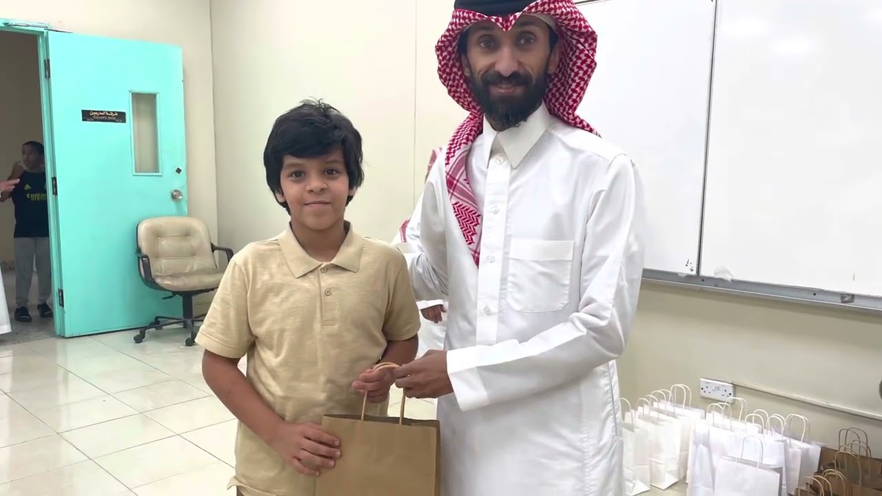 تكريم الطلاب المشاركين بأنشطة المدرسة النهضة الابتدائية بالحرس الوطني